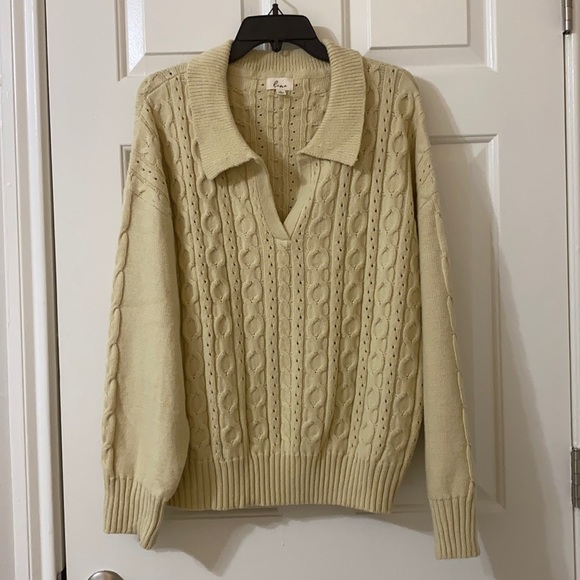 NWOT oversized slouchy cream (more yellow than white) v neck collar sweater - L - Picture 1 of 4